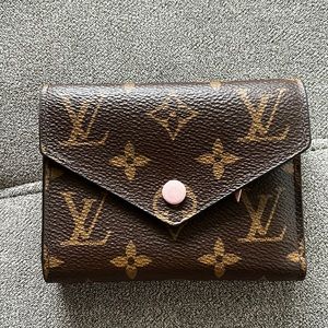 LOUIS VUITTON VICTORINE WALLET